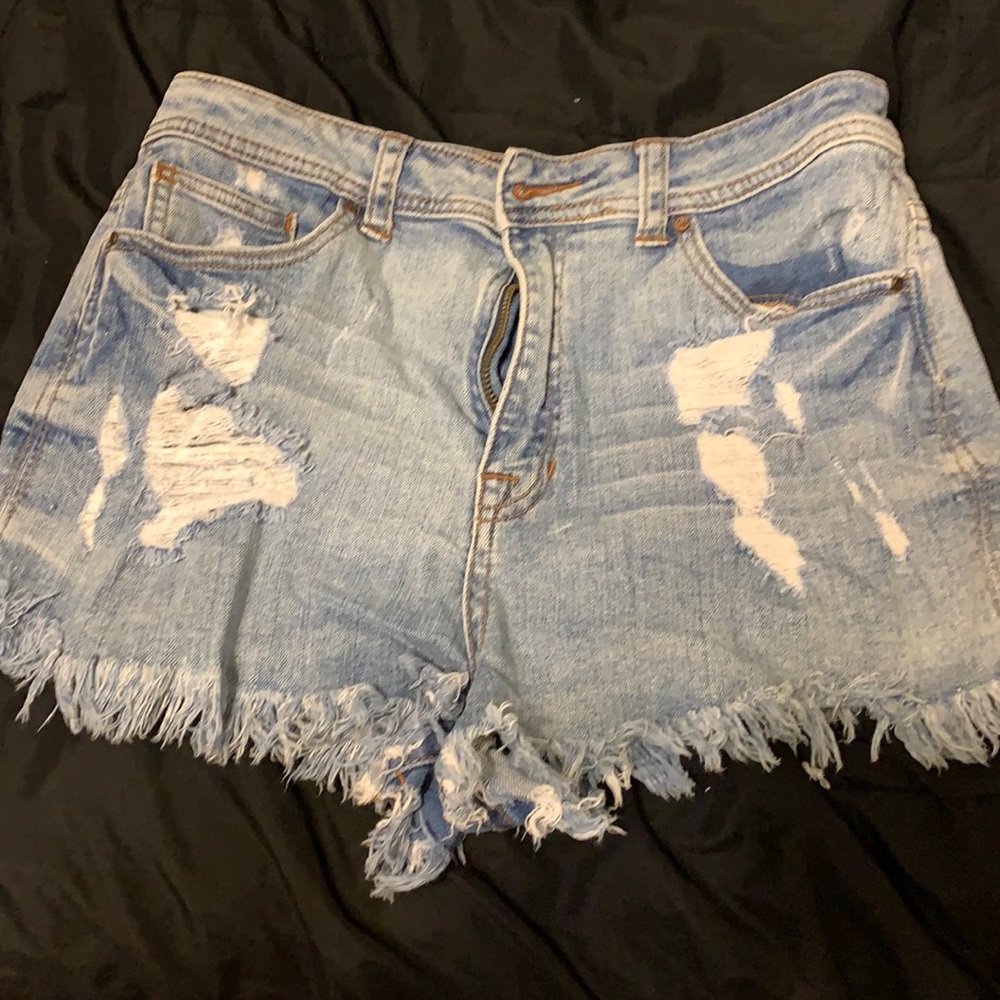 SNEAK PEEK HIGH WAISTED SHORTS